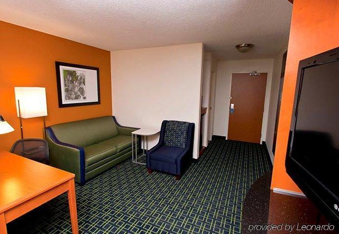 Fairfield Inn & Suites By Marriott Toledo Maumee Room photo